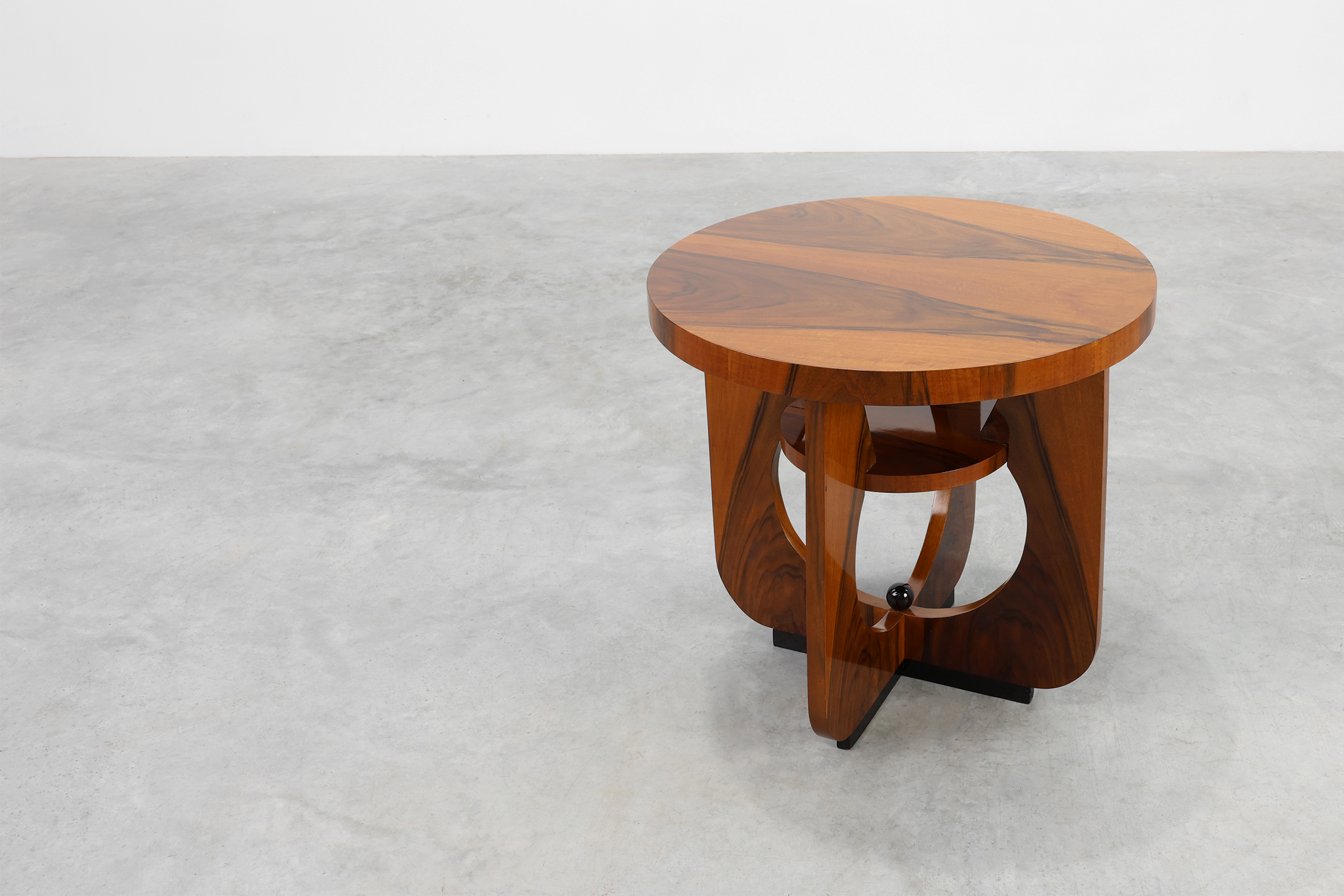 Round Art Deco side or coffee table in wood, France 1920sthumbnail